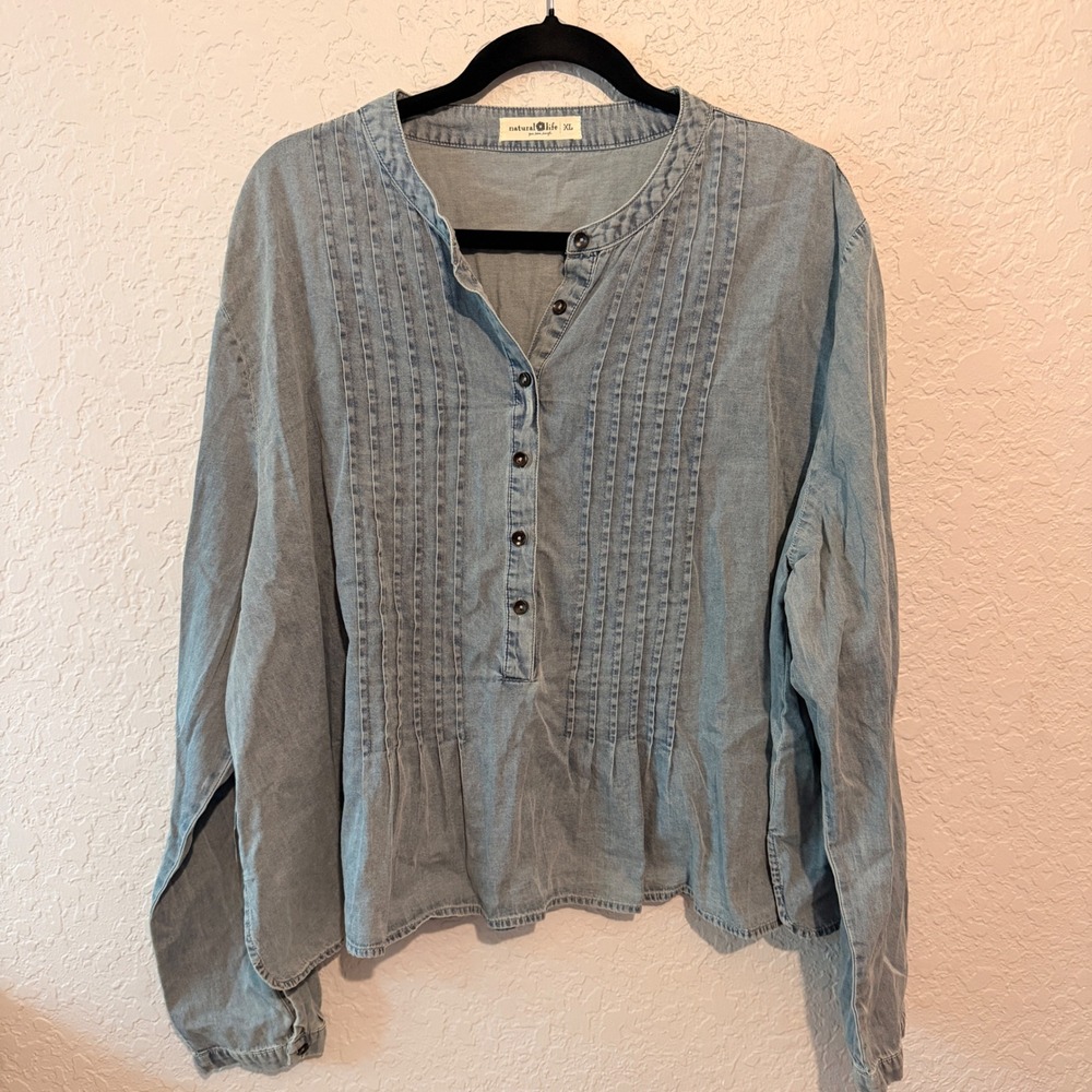 Natural Life Pintuck Chambray Henley Top XL Boho Coastal Grandma Blue Cotton